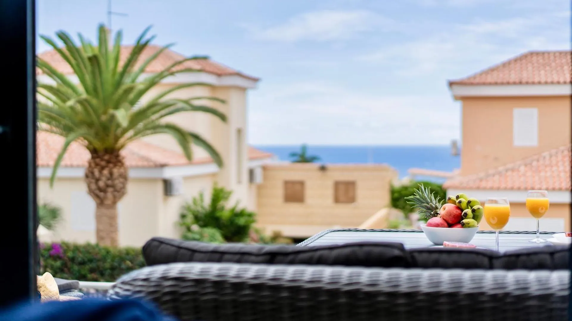 Charming Semi- Detached Villa In Mirador Del Duque Costa Adeje  Costa Adeje (Tenerife)