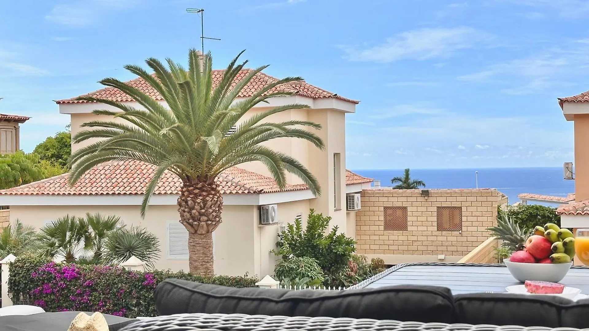 Lejlighed Charming Semi- Detached Villa In Mirador Del Duque Costa Adeje