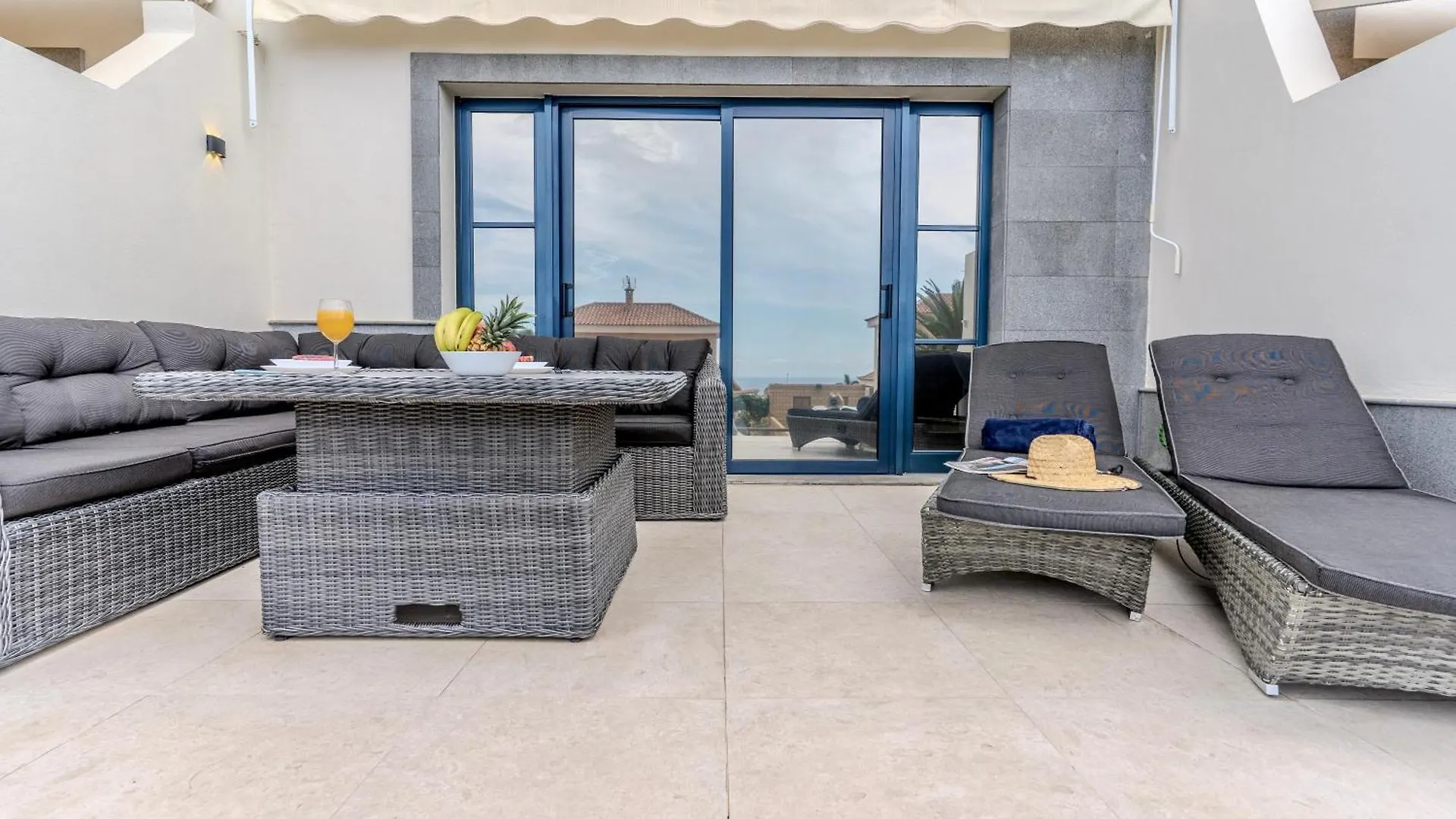 Charming Semi- Detached Villa In Mirador Del Duque Costa Adeje  0*, Costa Adeje (Tenerife)