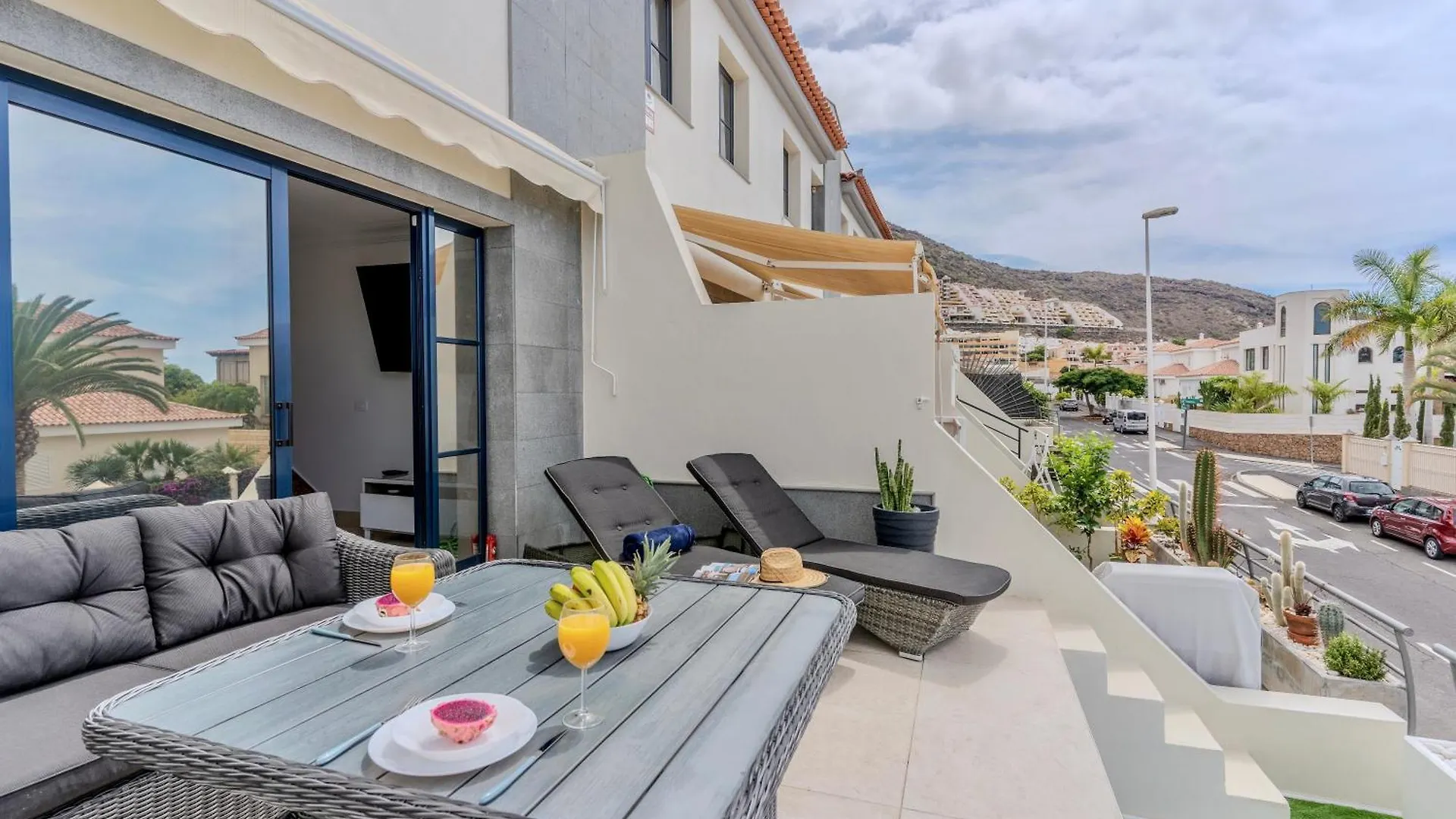 Charming Semi- Detached Villa In Mirador Del Duque Costa Adeje  Spanien