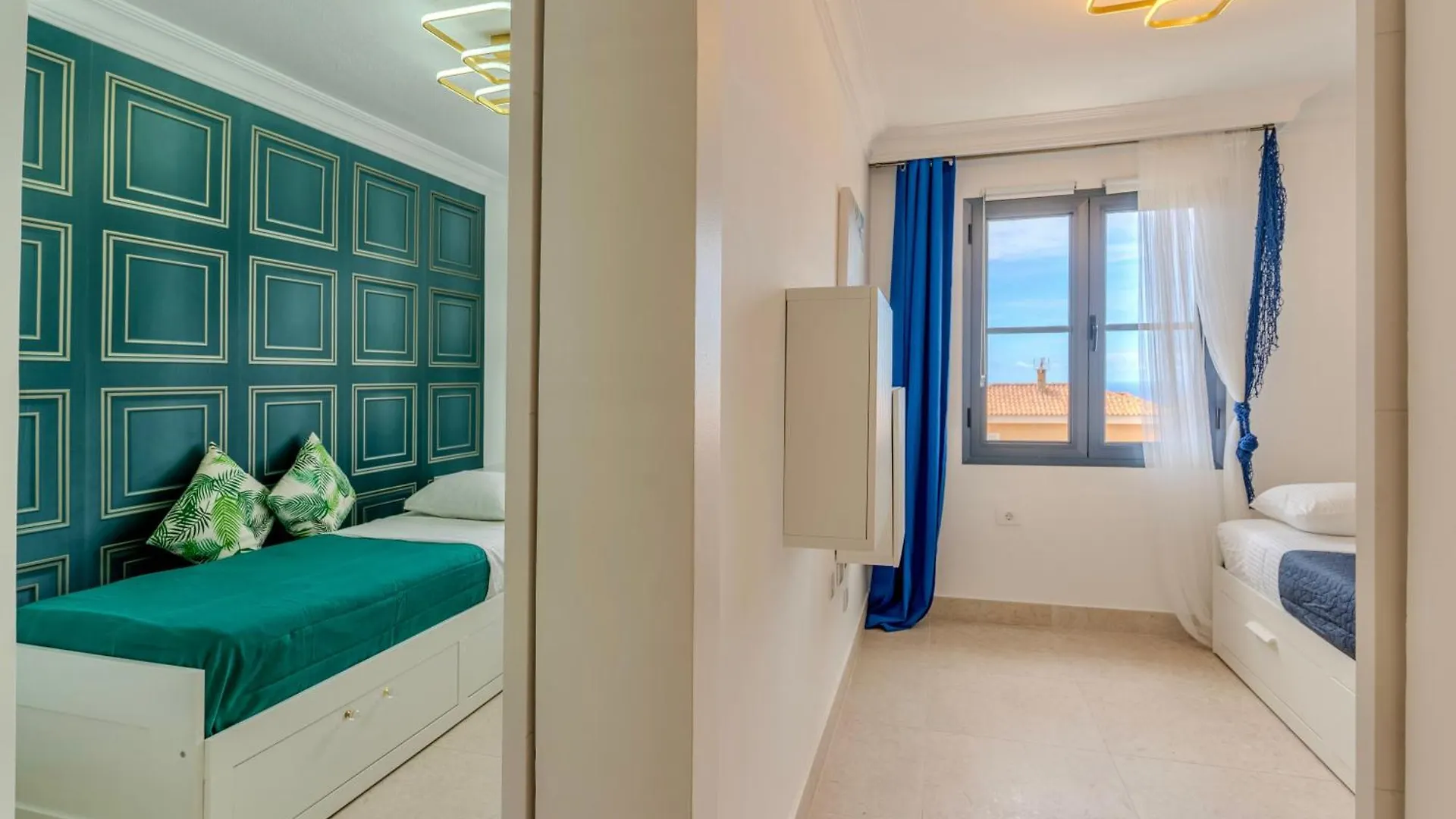 Charming Semi- Detached Villa In Mirador Del Duque Costa Adeje  Costa Adeje (Tenerife)